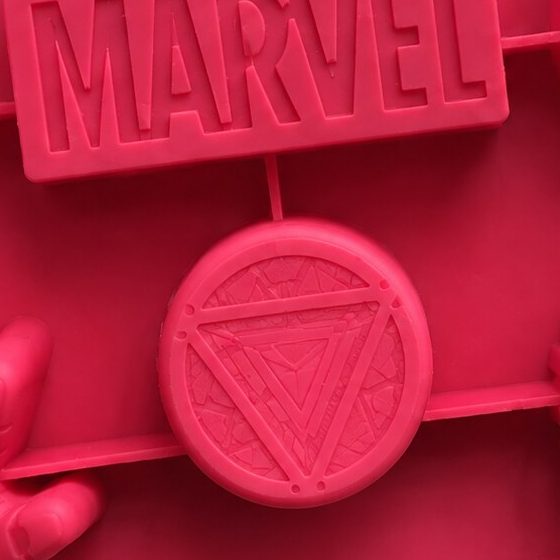 6 Cavity Superhero Figure Mould